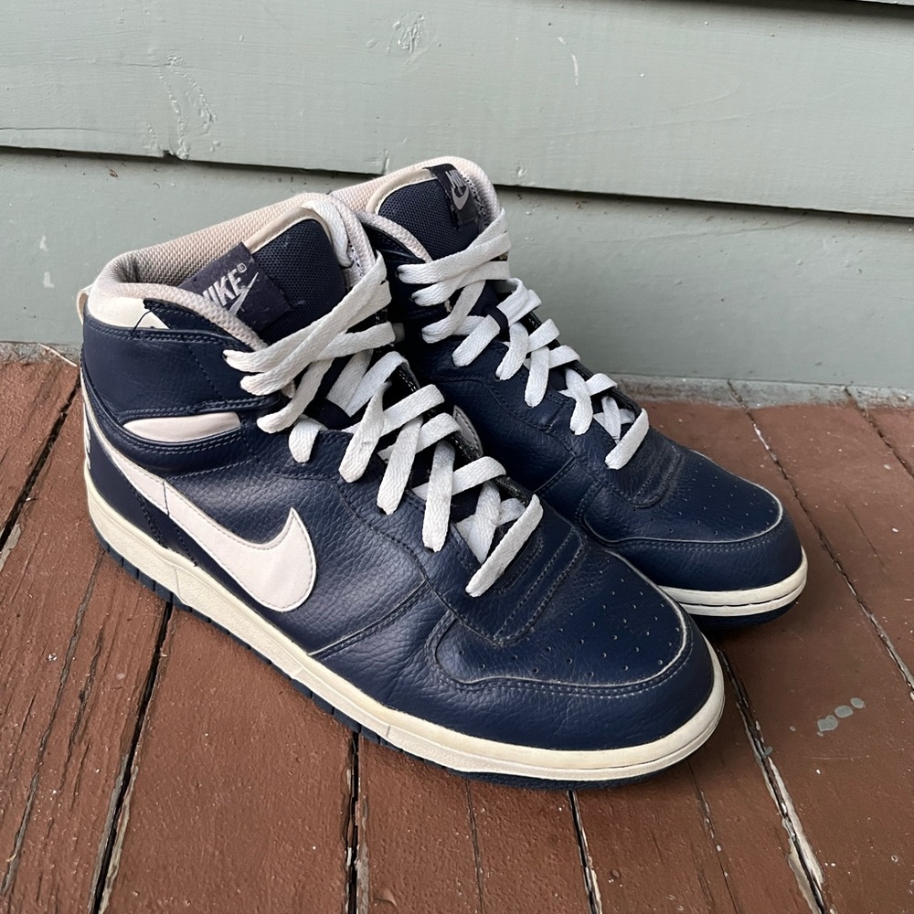 “BIG NIKE” NIKE HIGHTOP SNEAKERS - Picture 2 of 7
